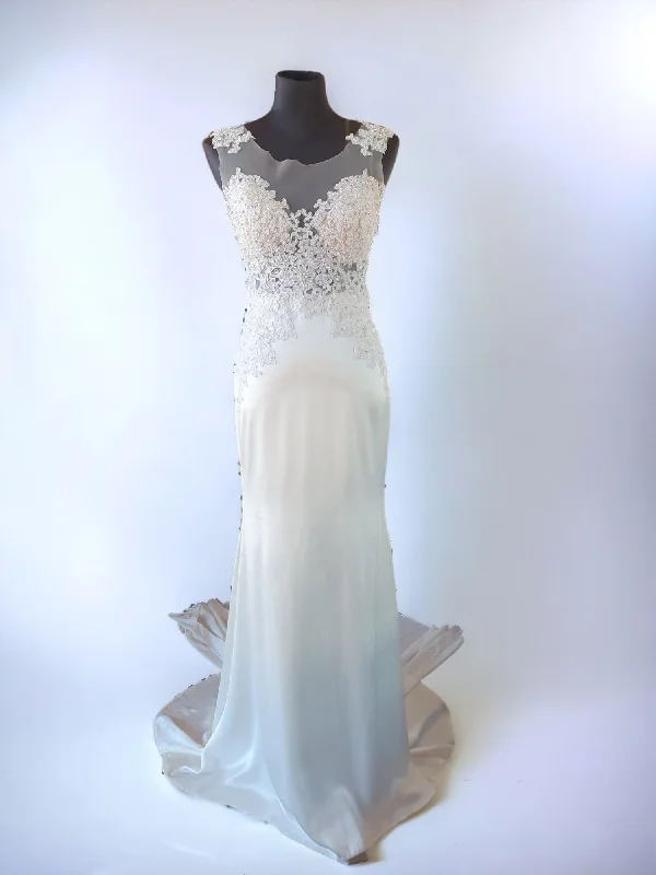 Fit & Flare Crepe Ivory Gown