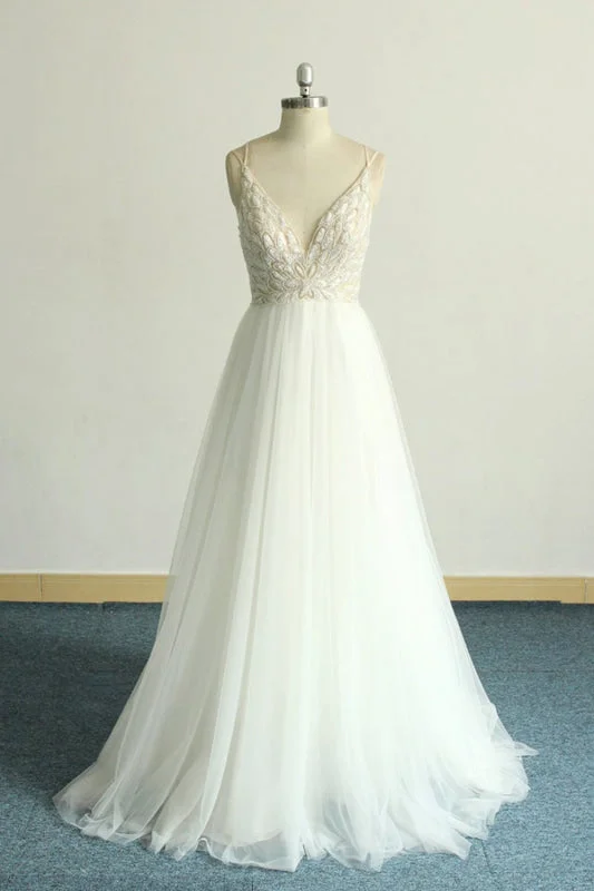 Chic Strap Spaghetti Appliques Tulle Wedding Dress