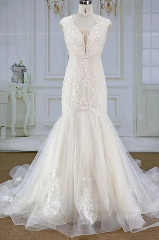 Awesome Appliques Tulle Mermaid Wedding Dress