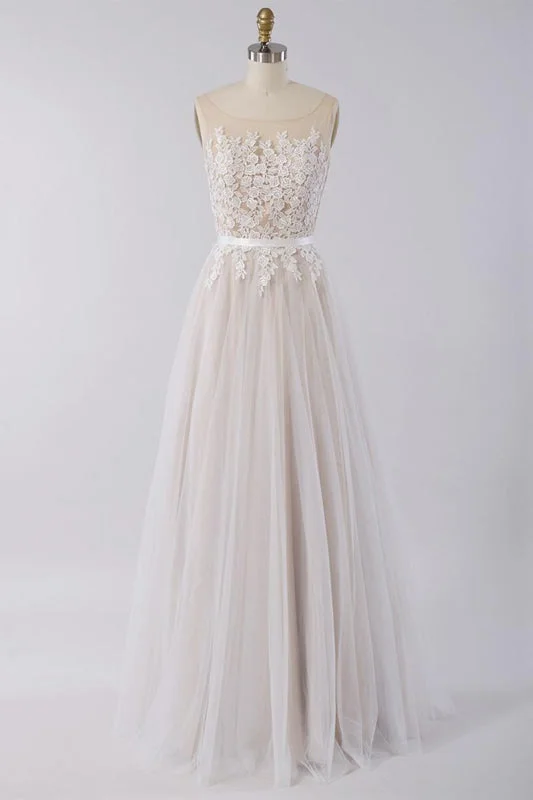 Graceful Appliques Tulle A-line Wedding Dress