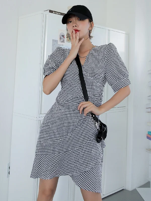 Gingham Wrap Short Sleeve V Neck Straight Short Dress